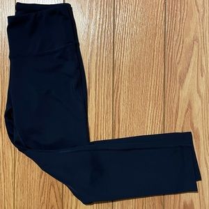 NEW BALANCE NAVY BLUE CAPRI LEGGINGS